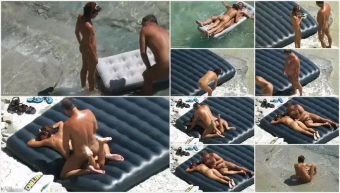 Beach sex got caught by a voyeur